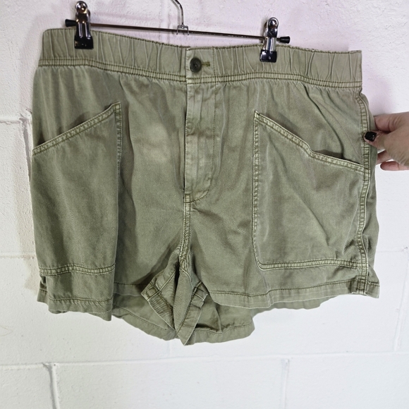 Madewell Garment Dyed Pull On Utility Shorts - Picture 9 of 9